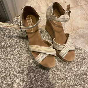 Toms Wedges